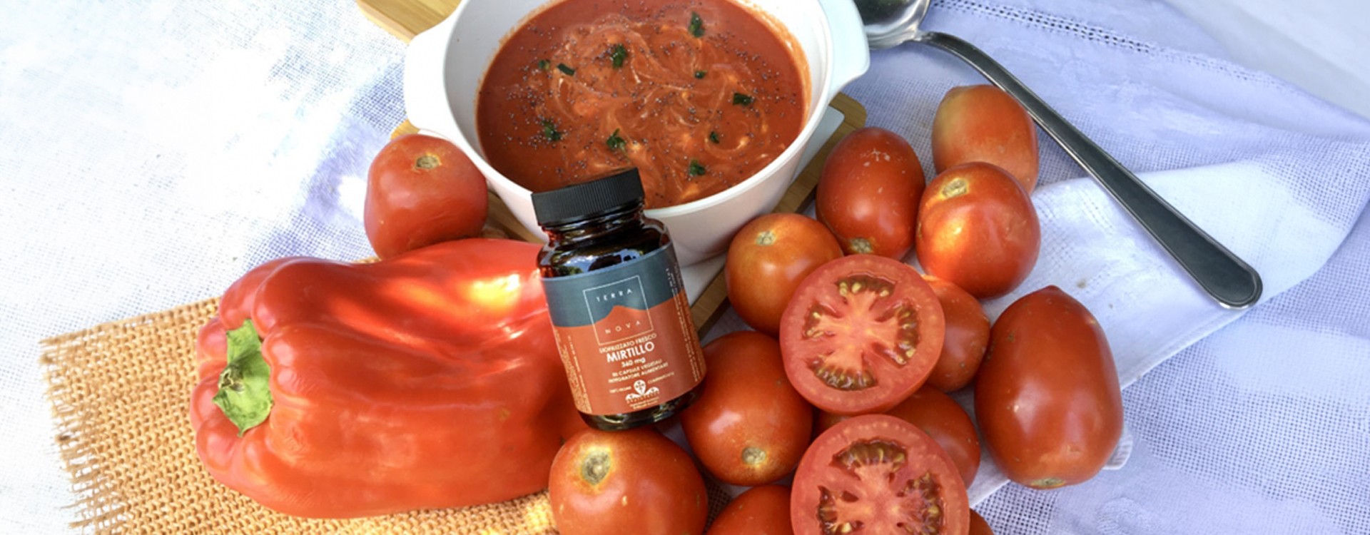 Zuppa di Pomodori Peperoni rossi e Mirtillo