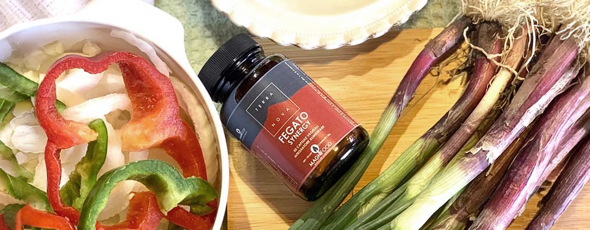 Zuppa Detox con peperoni e cipolle